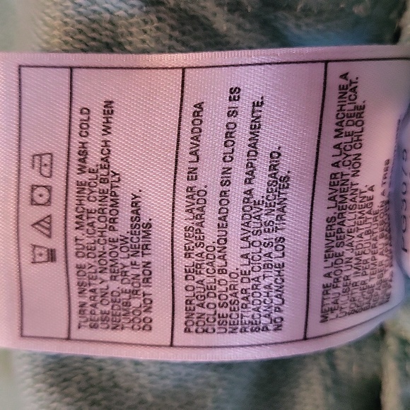 2 PC Puma outfit - Picture 13 of 14